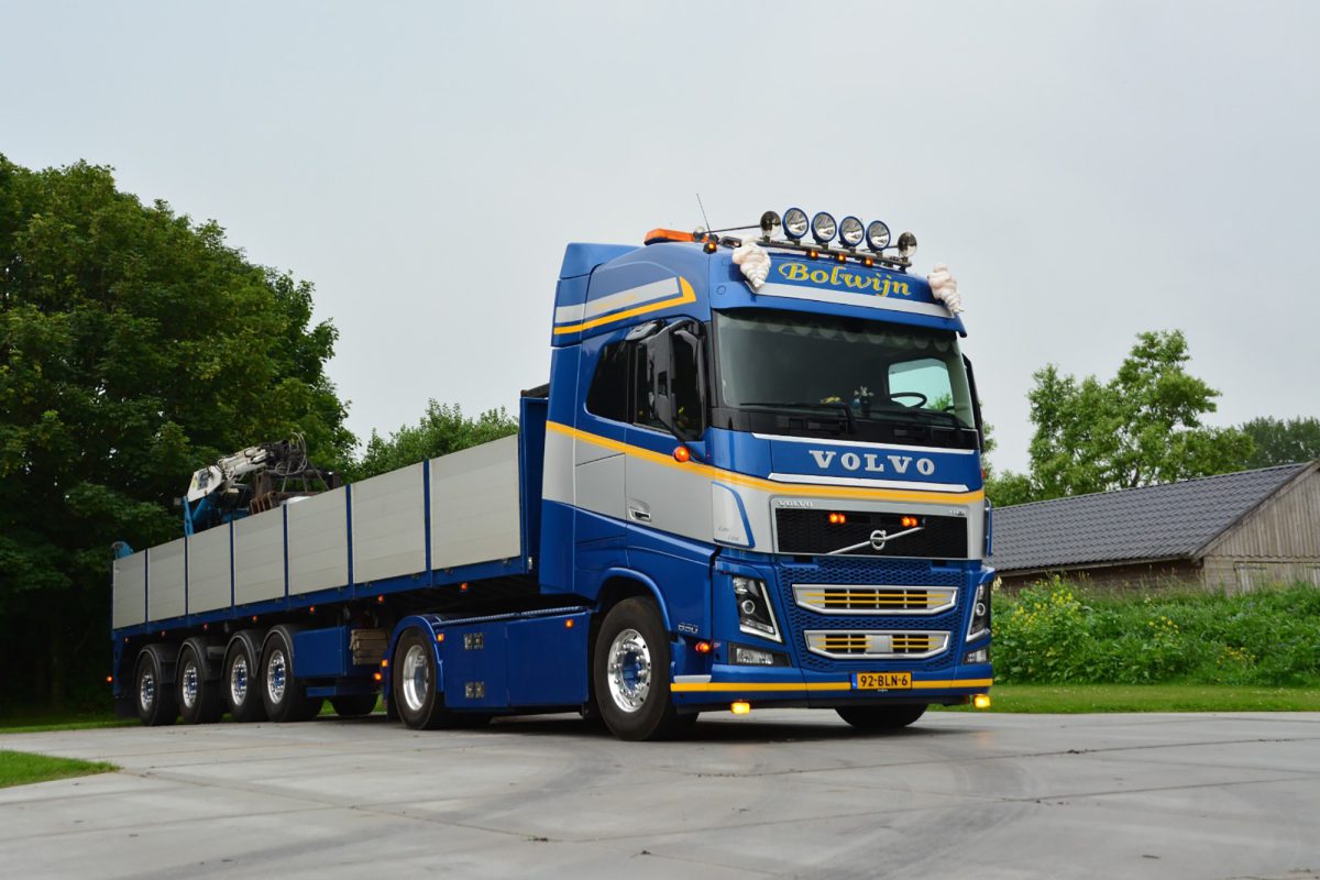 Стекло фары volvo fh4