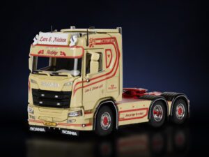 LARS. E NIELSEN SCANIA R MIDDLE ROOF 6X2