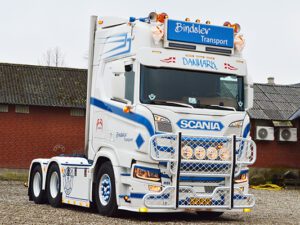 Torben Bindslev; SCANIA R HIGHLINE CR20H 6X2 TAG AXLE