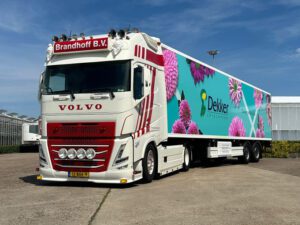 BRANDHOFF TRANSPORT; VOLVO FH5 GLOBETROTTER XL 4X2 TRIDEC REEFER TRAILER – 2 AXLE