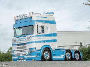 Jochems; SCANIA S HIGHLINE CS20H 6X2 TWIN STEER BOX TRAILER – 3 AXLE