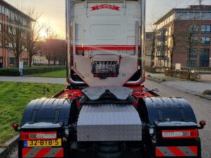 RENS VERKLEIJ; VOLVO FH5 GLOBETROTTER 4X2