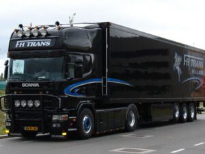 FH Trans; SCANIA 4 SERIES TOPLINE 4X2 KYLLSläpvagn – 3 AXLIG