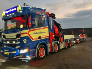 Erling Andersen; SCANIA R NORMAL CR20N 8X4 MED PALFINGER PK 135.002 TEC 7 + JIB MED BALLAST LÅDA