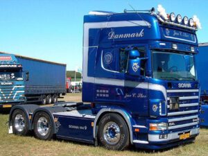 Jan C Skov; SCANIA 4-SERIEN TOPLINE 6X2 TAGAXEL