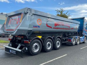 Moyglare; RENAULT TRUCKS T HIGH 6X2 TAG AXLE HALF PIPE TIPPER TRAILER – 3 AXLE