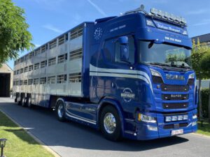 Moeyaert; SCANIA S HIGHLINE CS20H 4X2 LIVE STOCK TRAILER – 3 AXLE