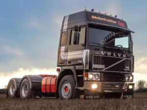 Royal Edition; VOLVO F12 GLOBETROTTER 6X2 TAG AXLE