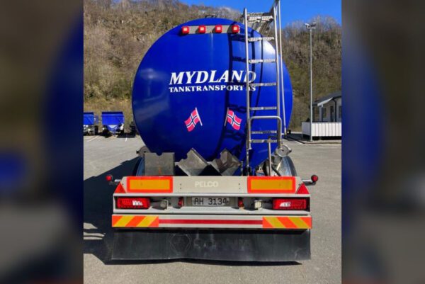 Mydland; SCANIA S HIGHLINE CS20H 6X4 TANK TRAILER - 3 AXLE - Bild 4