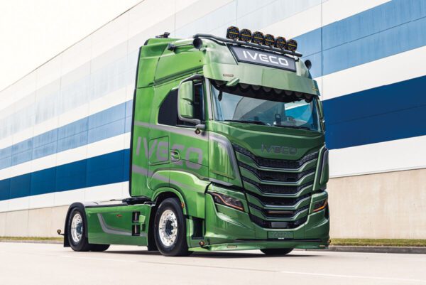 Premium Line; IVECO S-WAY AS HIGH MY2024