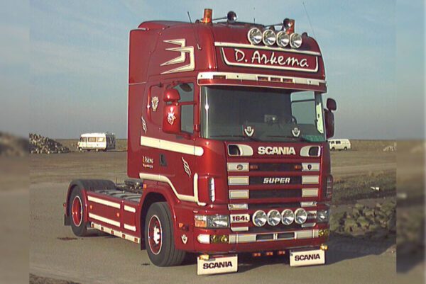 D. Arkema; SCANIA 4-SERIEN TOPLINE 4X2