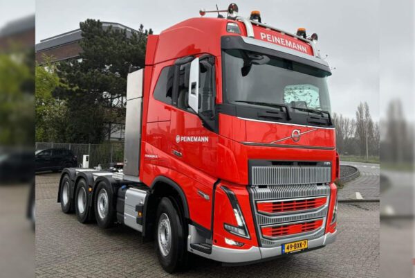 Peinemann; VOLVO FH5 GLOBETROTTER 8X4 MANOOVR - 5 AXLAR - Bild 2