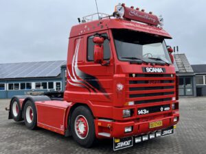 Skadborg; SCANIA 3-SERIEN STREAMLINE 6X2 TAGAXEL