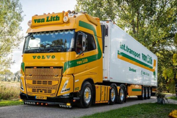 Van Lith; VOLVO FH5 GLOBETROTTER XL 6X2 TWIN STYR REEFFER TRAILER - 3 AXLIG