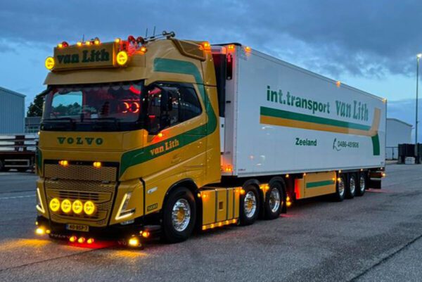 Van Lith; VOLVO FH5 GLOBETROTTER XL 6X2 TWIN STYR REEFFER TRAILER - 3 AXLIG - Bild 4