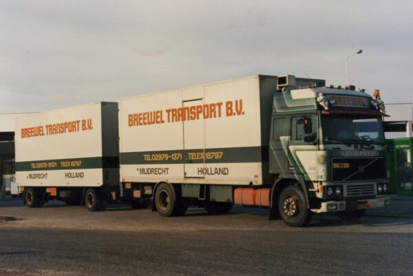 Breewel; VOLVO F12 GLOBETROTTER RIGED BOX TRUCK 4X2 RIGED BOX DRAWBAR TURNTABLE TRAILER - 2 AXLE