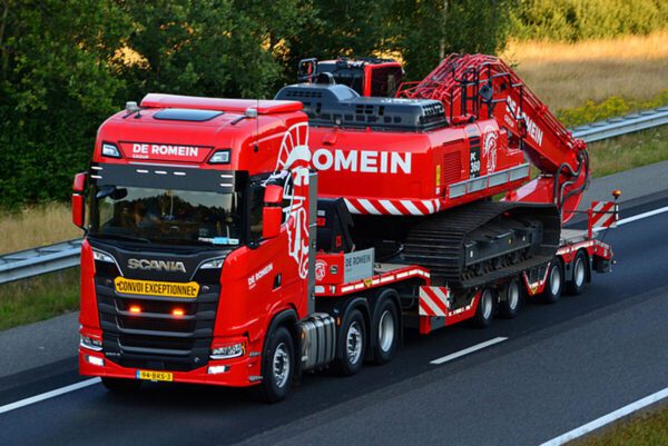 De Romein Groep; SCANIA S HIGHLINE CS20H 6X2 TWIN STEER SEMI WHEEL WELL LOW LOADER - 4 AXLE