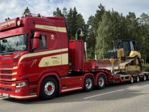 Hans Kirn GmbH & Co. KG; SCANIA S HIGHLINE CS20H 6X4 SEMI WHEEL WELL LOW LOADER – 4 AXLE