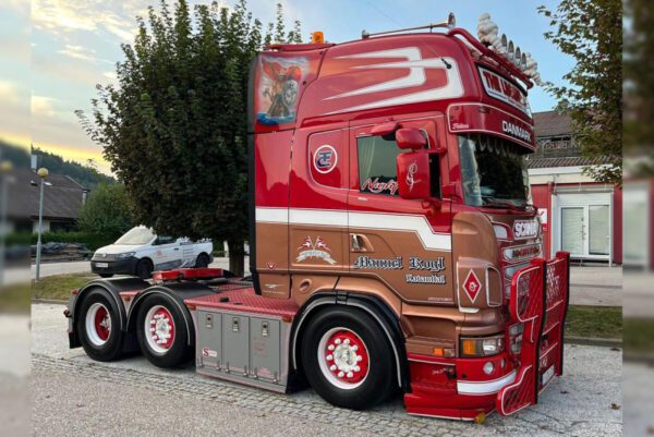 Manuel Rogl; SCANIA R6 TOPLINE 6X2 TWIN STEER