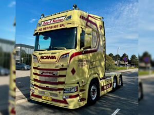 Peter E. Nielsen; SCANIA S HIGHLINE CS20H 6X2 TAG AXLE