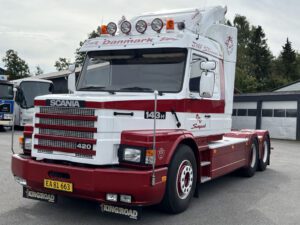 Scangaard; SCANIA 3 SERIES TORPEDO STREAMLINE 6X4 TAG AXLE