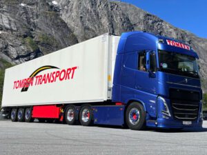 Tomren; VOLVO FH5 GLOBETROTTER XL 6X2 TAG AXLE REEFER TRAILER – 3 AXLE