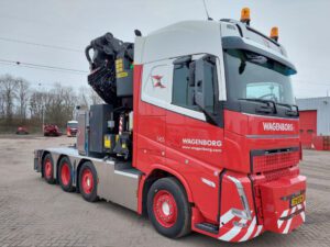 Wagenborg Nedlift; VOLVO FH5 GLOBETROTTER 8X2 TAG AXLE WITH PALFINGER PK 92002 SH + JIB