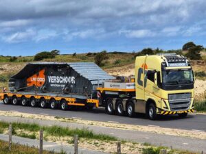 M. Verschoor; VOLVO FH5 GLOBETROTTER XL 8X4 MANOOVR – 7 AXLE