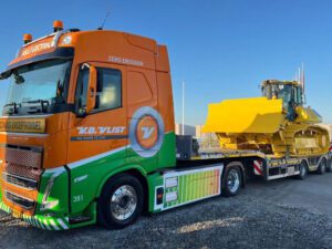 Van Der Vlist Groot Ammers; VOLVO FH5 GLOBETROTTER ELECTRIC 4X2 SEMI LOW LOADER – 3 AXLE